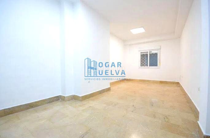 Foto dbd4e6c3-0c25-4eee-9bd9-ef96c27e4d9f. Planta baixa a Centro Huelva
