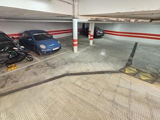 Parking coche  Larga. Plaza de aparcamiento centro