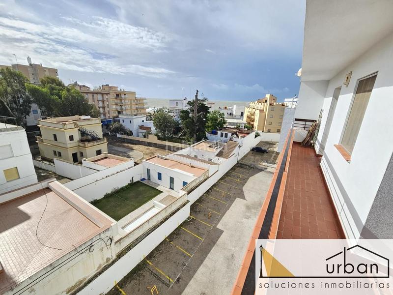 Foto f07d4e52-f226-40c2-9862-e3a49510abf7. Piso ático, vistas al mar con aparcamiento en Playa de la Regla Chipiona