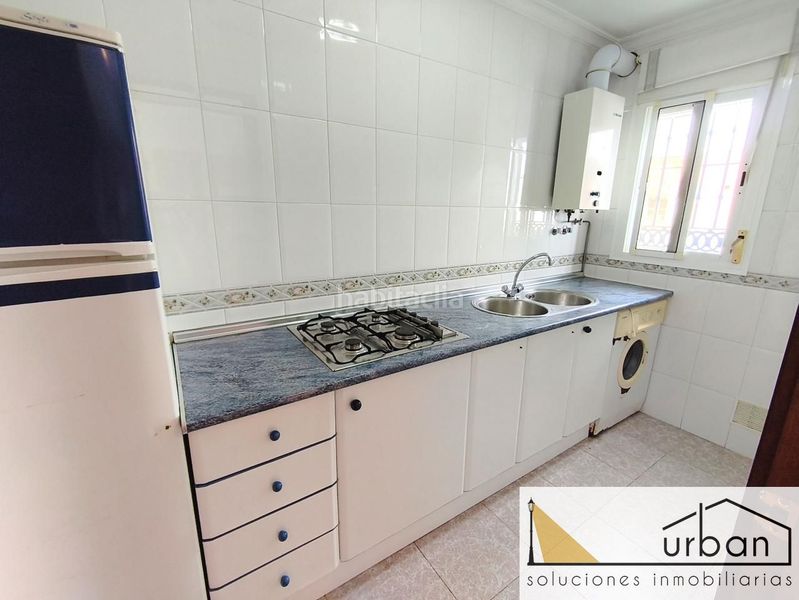 Foto f3d2e1e6-68d4-4c55-bdf5-b83364a83581. Casa adossada a Puerto Deportivo Chipiona