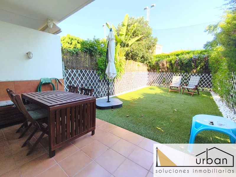 Foto 7970372f-5871-46c5-9025-9fde4e2ce329. Planta baixa amb aparcament piscina a Costa Ballena - Largo norte Rota