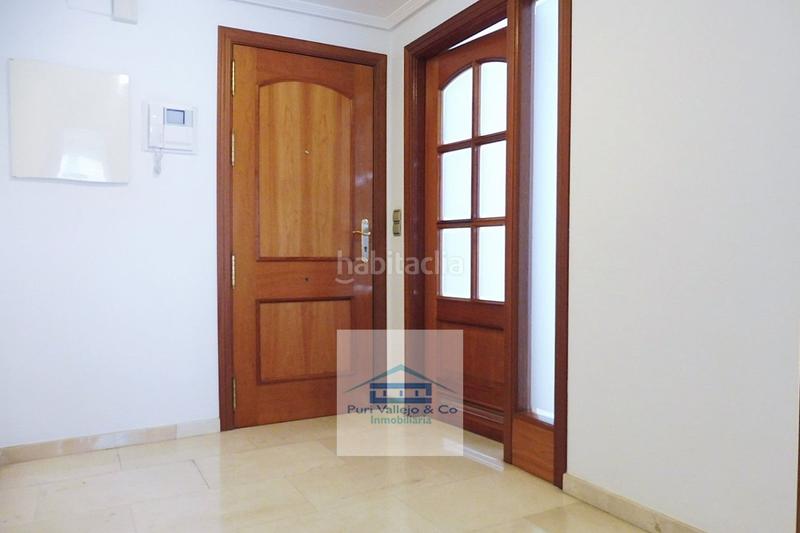 Foto 53a508f0-214c-4be6-acde-fb045de588d4. Rent flat with parking in Santa Rosa - Valdeolleros Córdoba