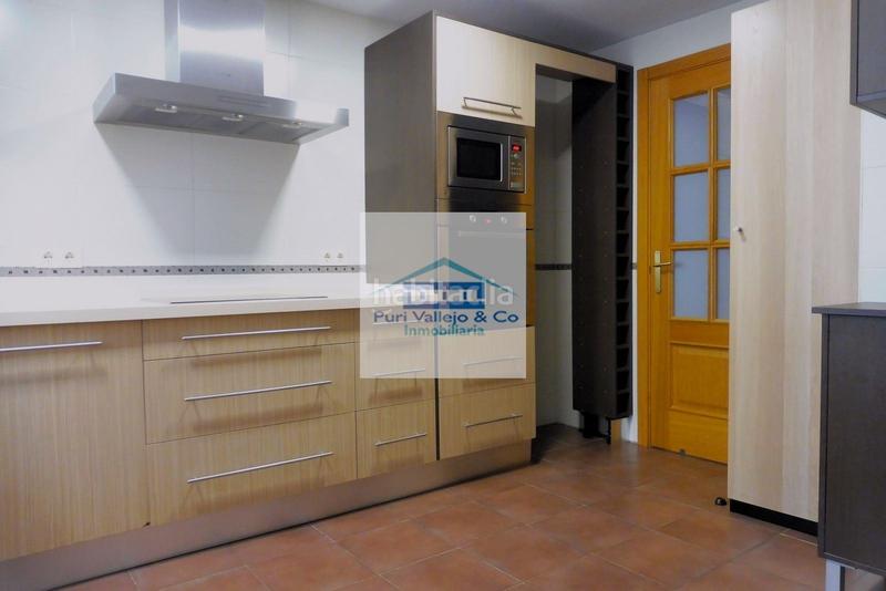 Foto 2b6f8c0b-685c-42f9-b282-4192c505a2a6. Location appartement avec chauffage parking piscine dans Córdoba