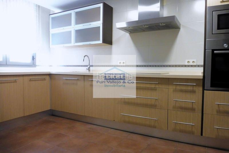 Foto c15e633c-a35a-4c34-aef4-e26b7de53f8c. Location appartement avec chauffage parking piscine dans Córdoba