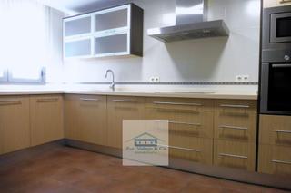 Lloguer Pis a Ollerías - San Cayetano. Alquile sin muebles en zona san cayetano.