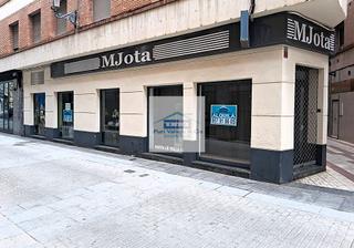 Lloguer Local Comercial a Calle pintor cuenca muñoz 4. Fantástico local en esquina en  pleno centro económico y comerci