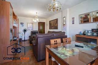 Pis a Ogíjares. Oportunidad única en el centro de ogijares!se vende piso de 3 do