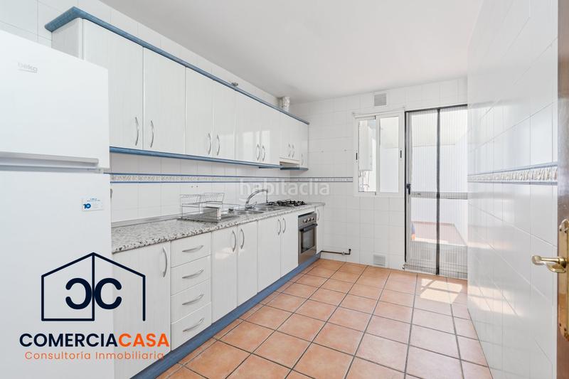Foto fc7fc335-4858-4be8-8cd8-79997e9eca96. Piso oportunidad junto al metro! buscas una inversión con alta rentabilidad o tu primera vivienda? este piso luminoso en 1 p en Armilla