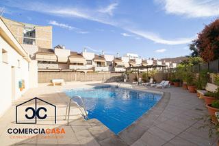 Maison jumelée à Angustias - Chana - Encina. Casa en urbanización privada con piscina en granadase vende estu