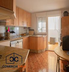 Maison jumelée à Gójar. Bonita vivienda adosada  en gojar  muy soleada y en excelente es