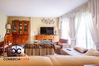 Casa a Residencial Triana - Barrio Alto. Encantadora casa adosada en las gabias  espacio, luz y ubicación