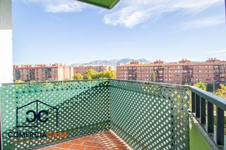 Appartement à Joaquina Eguaras. Piso con garaje y trastero junto a alcampo  ideal para vivir o i