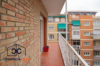 Appartamento in Pajaritos. Gran oportunidad en granada, zona pajaritos un piso amplio, lumi