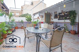 Casa adossada en San Ant�n. Casa en venta en el centro de armillase vende magn�fica vivienda