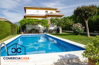 Chalet à Ogíjares. Chalet independiente en ogíjares  luz, espacio y calidad de vida