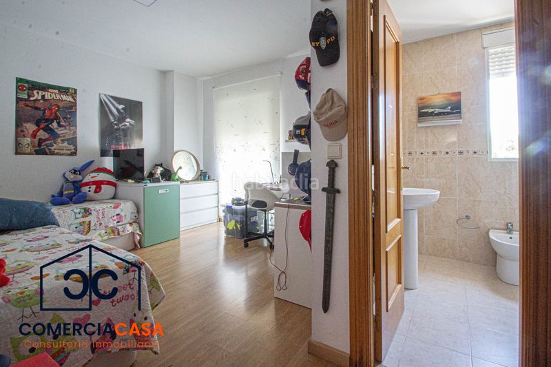 Foto 889f4e65-c7fa-4ed7-a733-f058c8120a88. Casa adossada amb calefacció aparcament piscina a Atarfe
