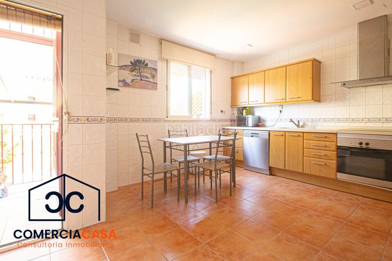 Foto d6cf9fd3-36e4-49de-89bc-7e67c7b610c9. Casa adossada amb calefacció aparcament piscina a Atarfe