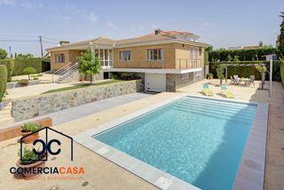 Chalet in Villa de Otura. Exclusivo chalet independiente en planta baja en nueva otura  co
