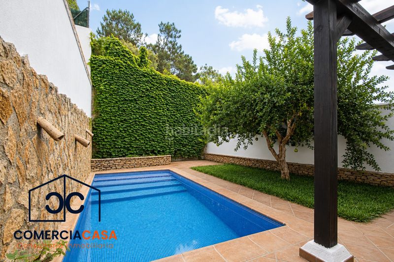Foto 4d628153-df7d-4c83-b4a6-49e3e6e24725. Xalet amb calefacció aparcament piscina a Jun