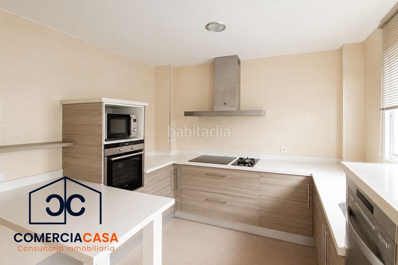 Foto f1c553e7-9498-49f4-8b4b-b2a4fa3c0a27. Xalet amb calefacció aparcament piscina a Jun