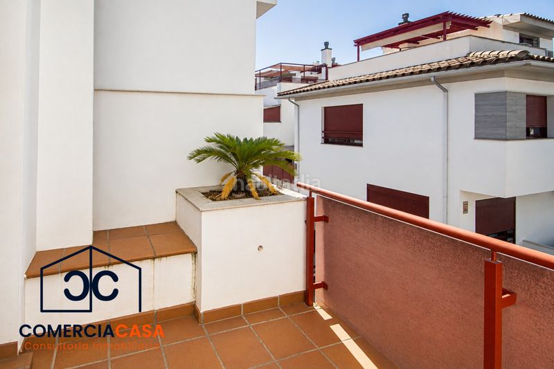Foto ef91b5fe-de28-47b6-ac72-2c6b7dc86795. Casa adossada amb calefacció aparcament a San Miguel Armilla