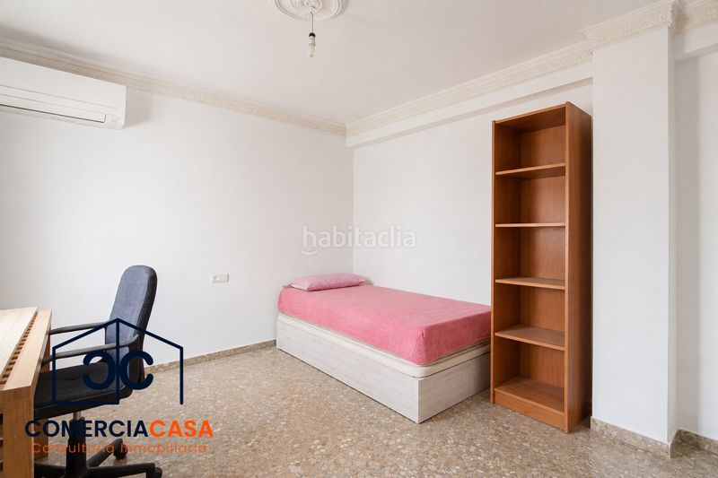 Foto 2cc9d088-b9bf-485e-9359-61ee0b7adfd9. Casa adossada a Maracena