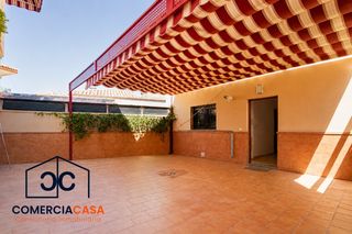 Casa adossada a Barrio de la Vega