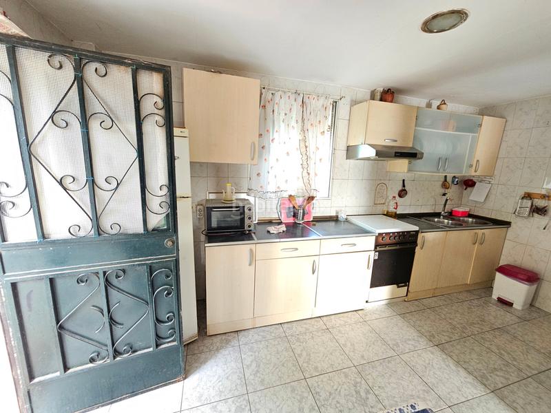 Foto 04911ac1-7459-4503-a506-0a149d41bd87. Xalet amb aparcament piscina a Padul