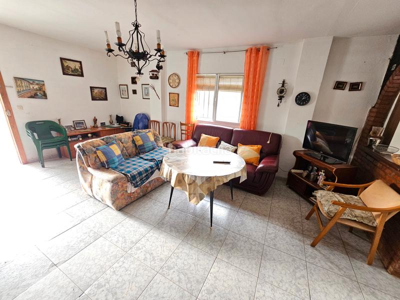 Foto 3073ecbe-54ca-42b4-8ac6-3ced0d75aa92. Xalet amb aparcament piscina a Padul