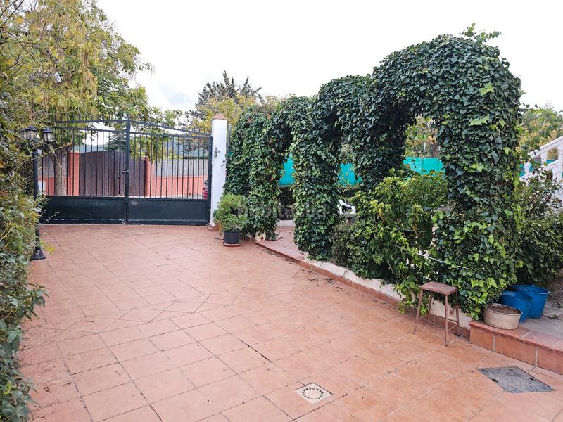 Foto 5203ef78-0a8d-43d9-8048-b00c501865f7. Xalet amb aparcament piscina a Padul