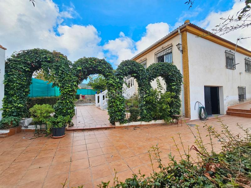 Foto e7df41bc-affa-49eb-8df1-3a59c644abc5. Xalet amb aparcament piscina a Padul