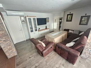 Flat  Calle aragón 14. Piso totalmente reformado con 3 dormitorios, cocina amueblada co