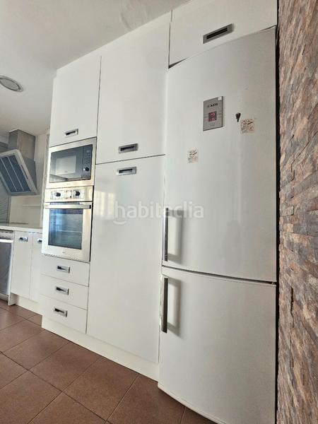 Foto bd5a1df5-9b34-4965-a9df-c53732a97d09. Flat in calle aragón 14 in Las Tres Cruces Armilla