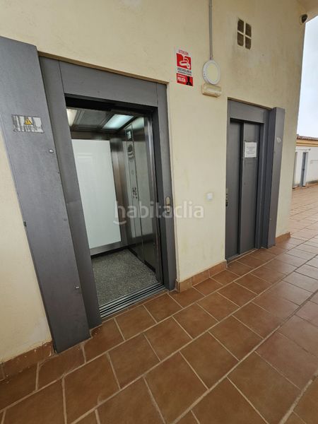 Foto 0b3ae62c-d151-41fd-9310-356e9d1a2e66. Pis amb calefacció aparcament a Híjar Gabias (Las)