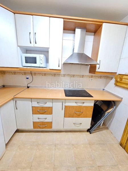 Foto b3010b50-60cf-4332-a213-2c13f77e0848. Pis amb calefacció aparcament a Híjar Gabias (Las)