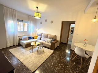 Pis a Casco Histórico. Vivienda amueblada, con 2 dormitorios, baño completo, cocina ind