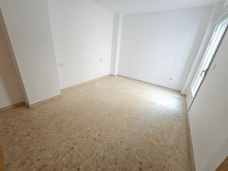 Foto f7fbf765-c5ac-4759-bc26-ded748d5616b. Pis a Maracena