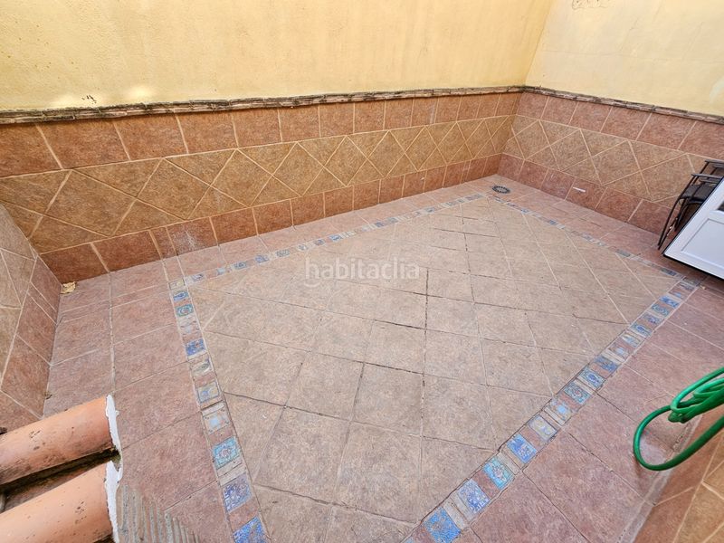 Foto 482e8b75-6f15-4251-8569-0aae6e0b9641. Casa adossada amb aparcament a Ogíjares