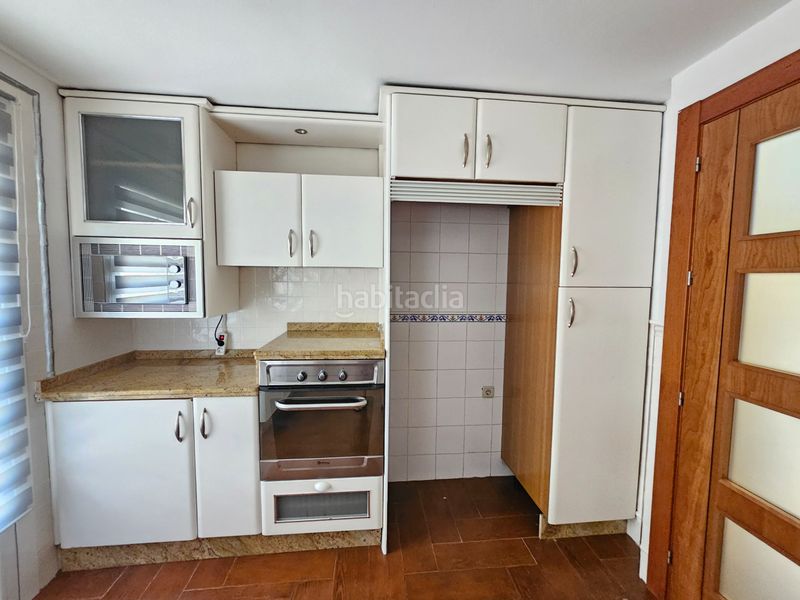 Foto c0f56c50-a80a-41fc-b2b2-e1745f4d1612. Casa adossada amb aparcament a Ogíjares