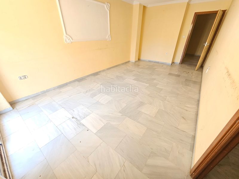 Foto b6f98334-be57-4d61-a0f6-5f41e49da79c. Flat with parking in Santa Fe