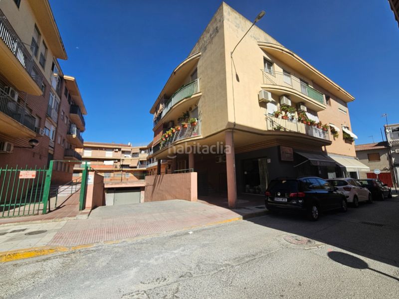 Foto bd116ba4-dd21-4af6-b8a9-2bb149a8cb74. Flat with parking in Santa Fe