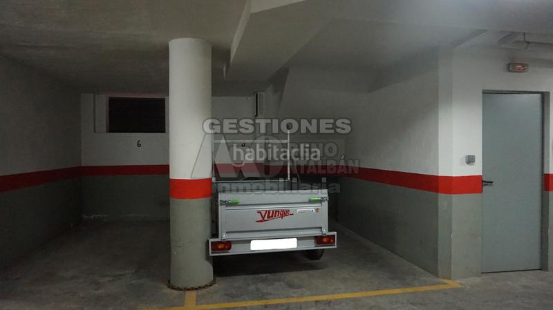 Foto 0ee939a9-9bff-4ab6-843f-d657b445ec4c. Parking voiture dans Peligros