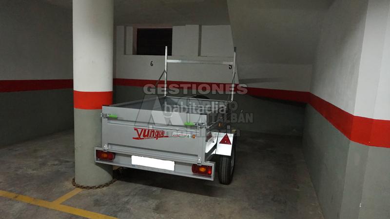 Foto 6a218495-b020-427e-be61-42273938e9de. Parking voiture dans Peligros