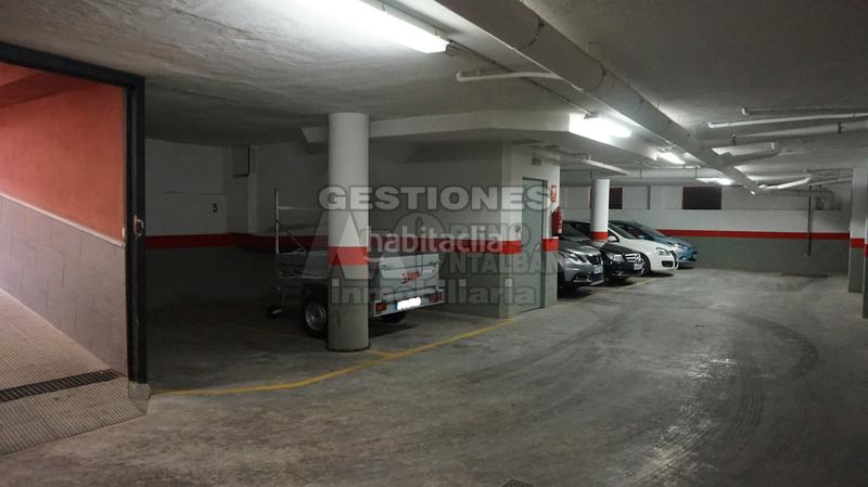 Foto f9b48300-353a-47eb-89a7-94a96dc8e35f. Parking voiture dans Peligros