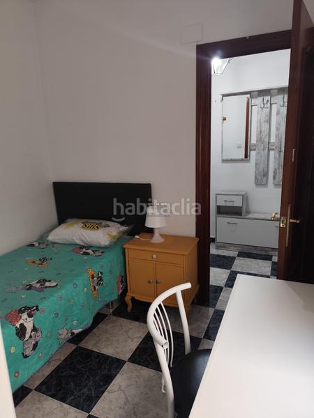 Foto 91cb256c-e9d5-430a-b01b-c48de51dfd0a. Alquiler piso se alquila bonito piso en zona triunfo en Granada