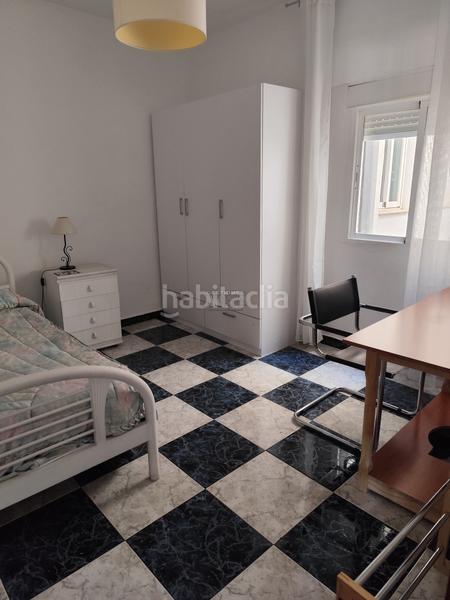 Foto a371a111-1000-4d83-bf58-d7a554f57f6a. Alquiler piso se alquila bonito piso en zona triunfo en Granada