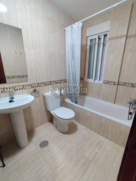Foto f10e9161-1320-4ed7-aa1a-a29aa09ee966. Alquiler piso  para parejas en Residencial Triana - Barrio Alto Gabias (Las)