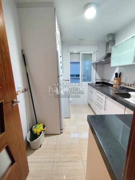 Foto 3667bb03-0bf2-40c5-af07-15214721565a. Rent flat with heating parking in Residencial Triana - Barrio Alto Gabias (Las)