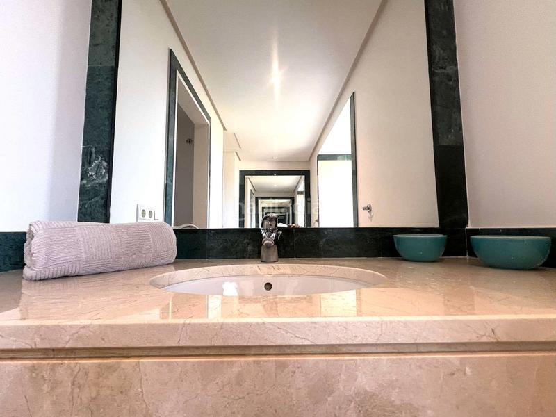 Foto e1c6d76f-aa92-4ba2-9d32-9078d1d91fbd. Duplex avec parking piscine dans La Quinta Benahavís