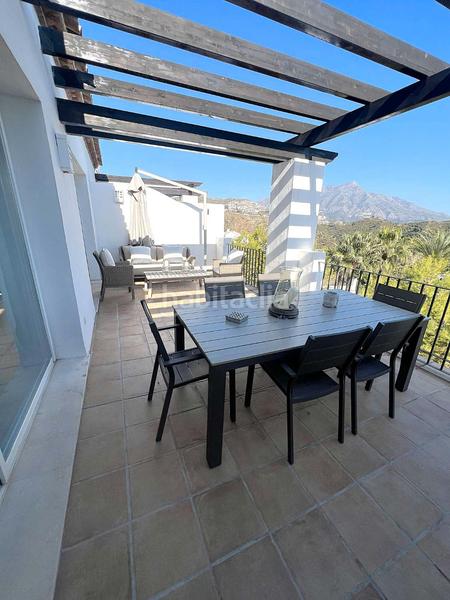 Foto 4a0b29d8-f22e-430f-9791-f2c7419d385e. Duplex with parking pool in La Quinta Benahavís